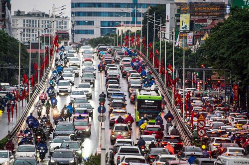 Cử tri Hà Nội kiến nghị hạn chế phương tiện cá nhân vào một số khu vực trung tâm