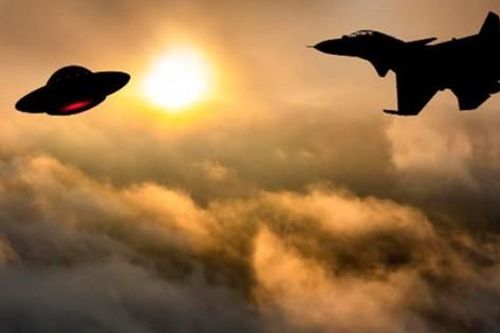 Tiêm kích Mỹ từng dùng tên lửa AIM-9X tiêu diệt UFO?