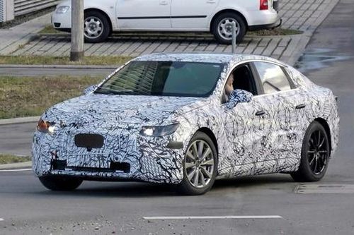 Mercedes C-Class chạy điện lộ diện, cạnh tranh BMW i4