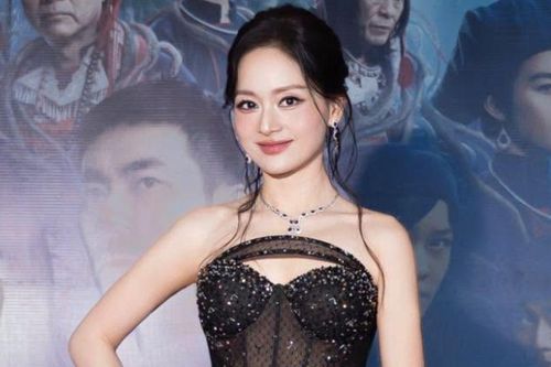 Phim kinh dị của Lan Phương vượt mốc 50 tỷ đồng chỉ sau 3 ngày
