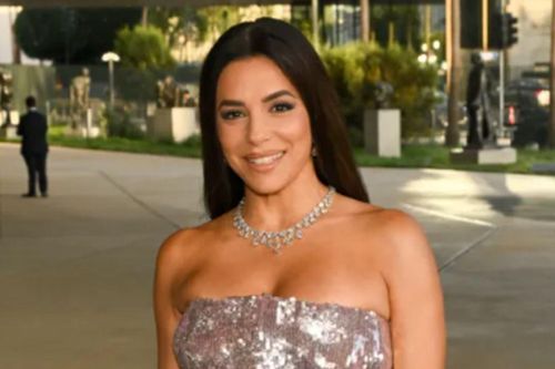 Eva Longoria tỏa sáng trong chiếc váy xẻ tà 360 độ