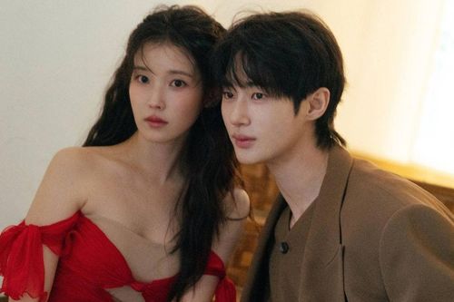 Phim của IU và Byun Woo Seok thống trị bảng xếp hạng toàn cầu