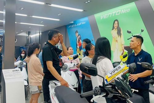 Xe điện đô thị - Bài 1: Xe máy điện 'cháy hàng' và khoảng trống phát sinh