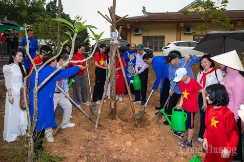 Khởi động dự án 'Cung đường hoa gạo thắp sáng Đền Hùng'