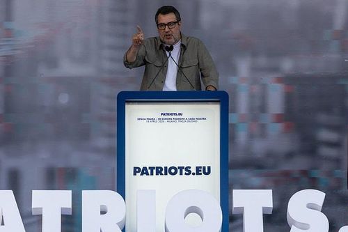 Italy kêu gọi EU xem xét nối lại nhập khẩu năng lượng từ Nga
