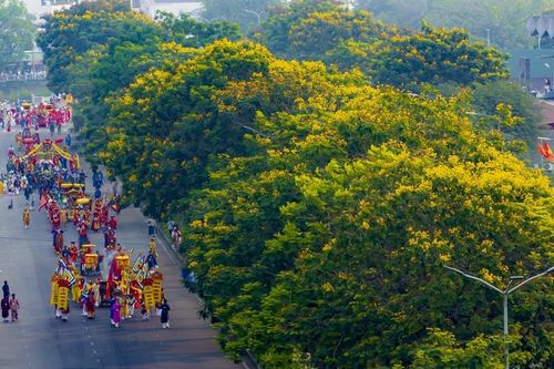 Huế đón du khách trẩy hội Điện Huệ Nam 2026