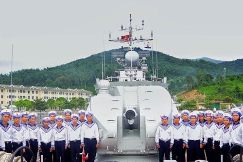 Vùng 3 Hải quân giáo dục truyền thống cho chiến sĩ mới