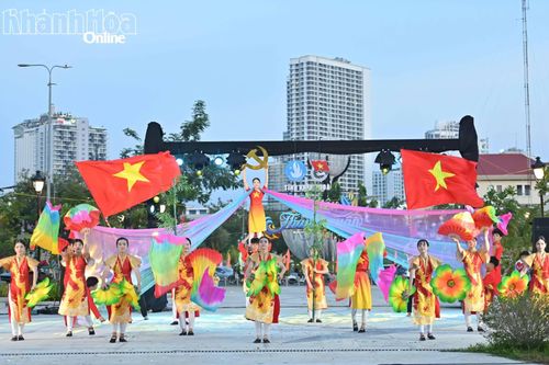 16 đội tham gia vòng chung kết hội thi nhóm nhảy, ban nhạc học đường