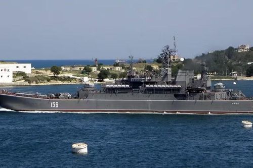 Đặc nhiệm SBU Ukraine tấn công tàu đổ bộ Yamal và Azov thuộc Hạm đội Biển Đen tại Crimea