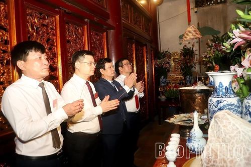 Phường Nông Trang dâng hương tưởng niệm các Vua Hùng