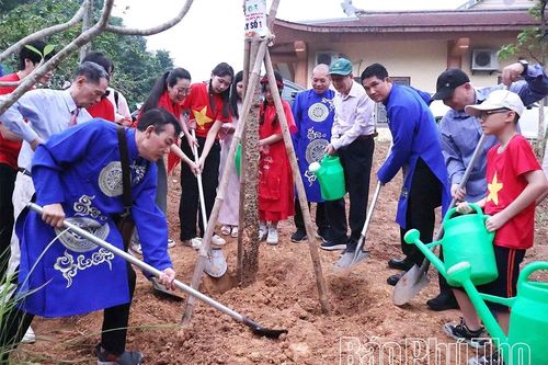Khởi động dự án 'Cung đường hoa gạo thắp sáng Đền Hùng'
