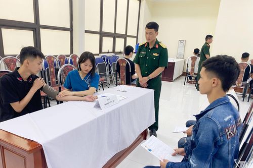Xây dựng lực lượng Dân quân thường trực vững mạnh từ cơ sở