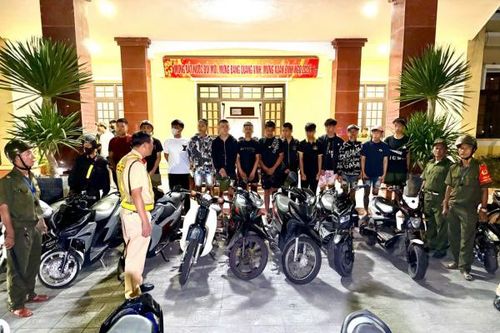 Huế phát hiện nhiều nhóm đối tượng lạng lách, đánh võng trên đường phố