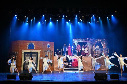 Tái hiện vở kịch kinh điển của Shakespeare trên sân khấu học đường