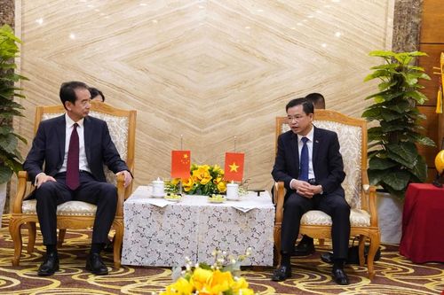 Phó Bí thư Thường trực Tỉnh ủy Bế Thanh Tịnh tiếp xã giao Đại sứ Trung Quốc tại Việt Nam