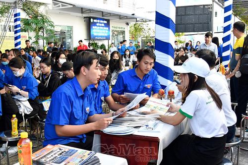 Ngày hội việc làm Cà Mau lần I diễn ra từ 25-27/4
