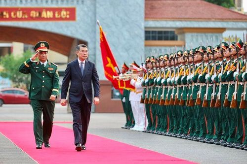 Thủ tướng nhấn mạnh 6 nhiệm vụ trọng tâm của Quân khu 4