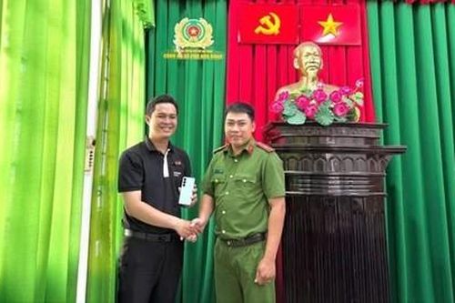 Công an xã Phú Hòa Đông: Khám phá nhanh vụ trộm, trao trả tài sản cho người dân