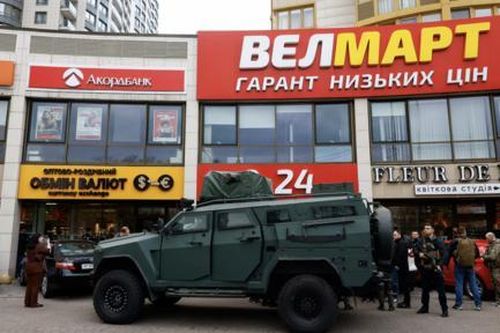 Xả súng và bắt con tin ở thủ đô Ukraine khiến 6 người thiệt mạng