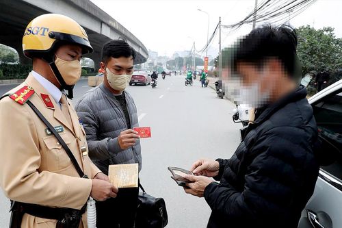 Công an Hà Nội sẽ làm việc với quản trị viên nhóm 'xe ghép', 'xe tiện chuyến'