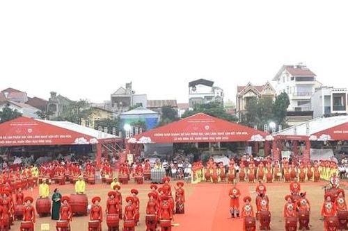 Khơi dậy bản sắc văn hóa từ Liên hoan trống hội Bình Minh