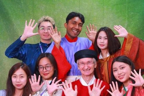 'Việt Trang Tràng Sắc' và hành trình giới trẻ lan tỏa di sản áo dài
