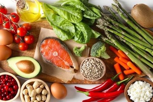 4 nhóm dưỡng chất thiết yếu để trẻ phát triển khỏe mạnh