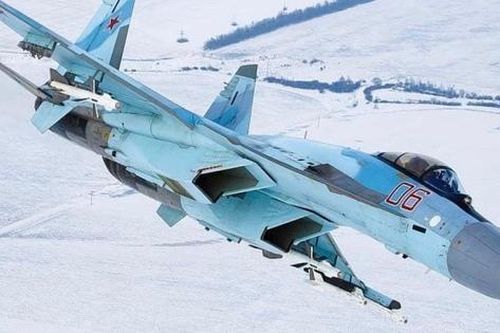 Loạt 'tiêm kích ngoài hành tinh' Su-35 sẵn sàng xuất kích