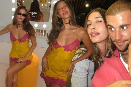 Coachella 2026: Hailey Bieber chỉ đi xem ca nhạc nhưng vẫn trở thành tâm điểm