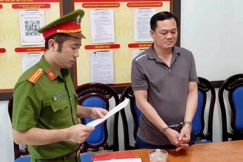 Phú Thọ: Bắt tạm giam cựu cán bộ Ủy ban kiểm tra tỉnh ủy về tội 'lừa đảo chiếm đoạt tài sản'.