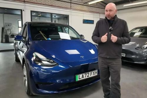 Bất ngờ ở chiếc xe điện Tesla chạy taxi được sạc nhanh liên tục