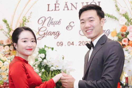 Bà xã giám đốc của Lương Xuân Trường là ai?