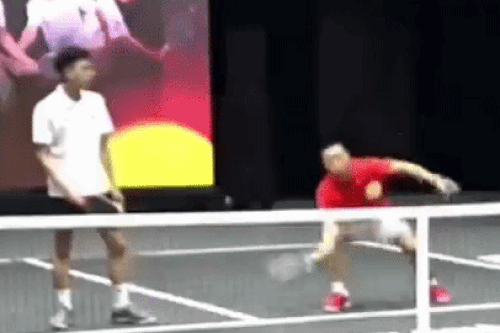 Clip HLV pickleball TP.HCM mắc 'liên hoàn' lỗi ở giải đấu