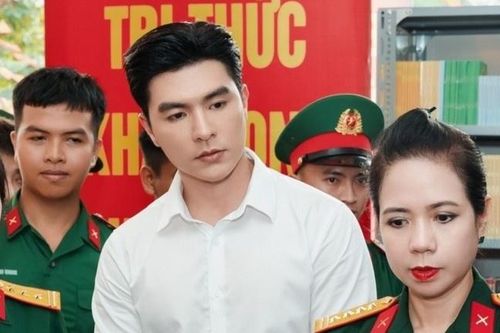 Steven Nguyễn gây chú ý khi giao lưu tại thư viện lưu động