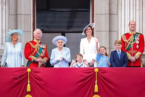 Hoàng gia Anh kỷ niệm 100 năm ngày sinh cố Nữ hoàng Elizabeth II