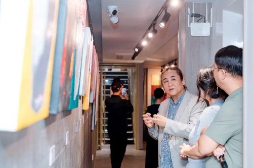 Khám phá 'màu sắc nội tâm' qua triển lãm của họa sĩ Son Yun Seok