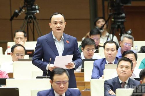 Cần giải pháp 'hạ nhiệt' mặt bằng giá bất động sản đang 'leo thang' bất hợp lý
