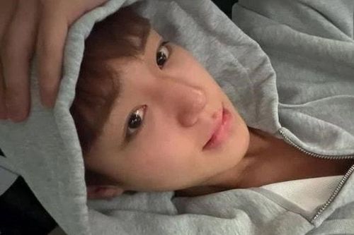 'Oppa phiên bản giới hạn' Park Ji Hoon khoe vẻ ngoài cuốn hút không thể che giấu