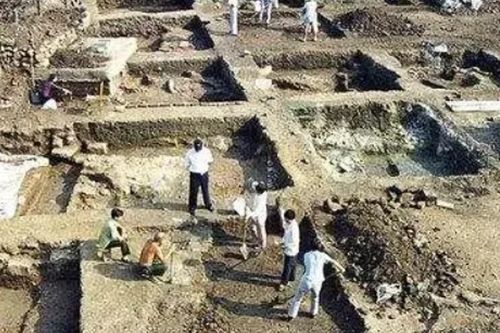 Đào móng nhà, phát hiện 'kho báu' 4.500 năm tuổi