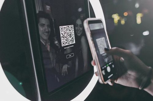 Cảnh báo nóng chiêu lừa từ mã QR photobooth gây lộ dữ liệu