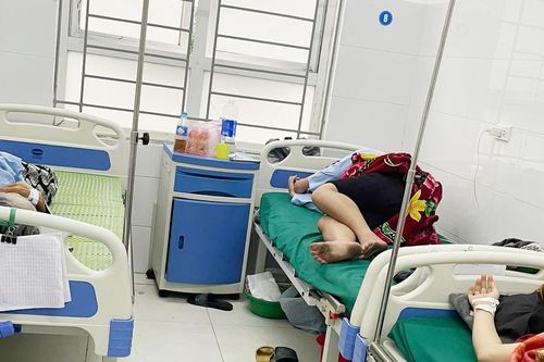 Hơn 20 người nhập viện nghi ngộ độc - Sở Y tế Nghệ An cảnh báo người ăn bánh mì
