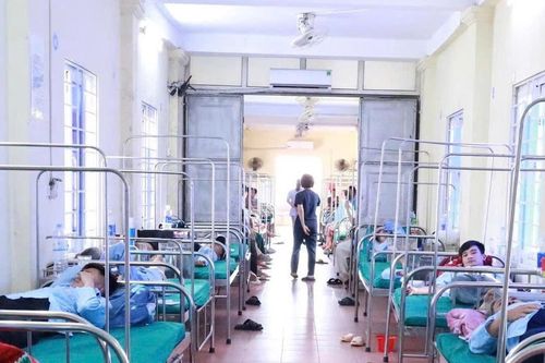 Nghi ngộ độc do ăn bánh mì ở Nghệ An: Số ca nhập viện tăng nhanh