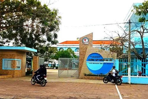 Vụ thầy giáo được minh oan sau 9 năm: Phê bình 5 nguyên lãnh đạo sở