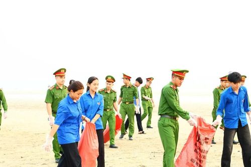 Tuổi trẻ Hà Tĩnh chung tay gìn giữ môi trường ngày Chủ nhật xanh