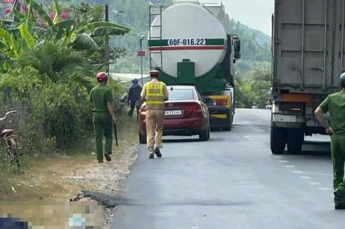 Xe đầu kéo tông xe máy ở Đắk Lắk, hai người tử vong tại chỗ