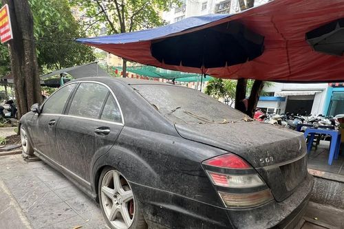 Thông tin bất ngờ về chiếc Mercedes bị 'bỏ quên' 10 năm trên vỉa hè Hà Nội