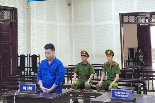 Thuê ô tô tự lái rồi mang bán, bị cáo lĩnh 8 năm tù