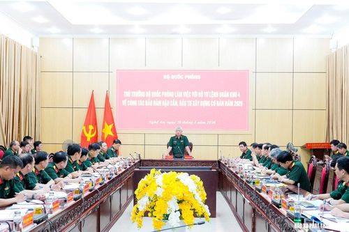 Thứ trưởng Bộ Quốc phòng kiểm tra công tác bảo đảm hậu cần, đầu tư xây dựng cơ bản tại Quân khu 4