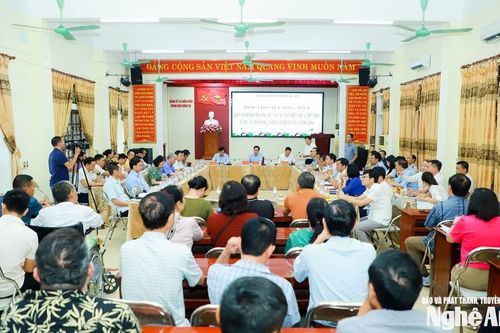 Chủ tịch UBND tỉnh Nghệ An Võ Trọng Hải chủ trì đối thoại với 108 công dân xã Diễn Châu
