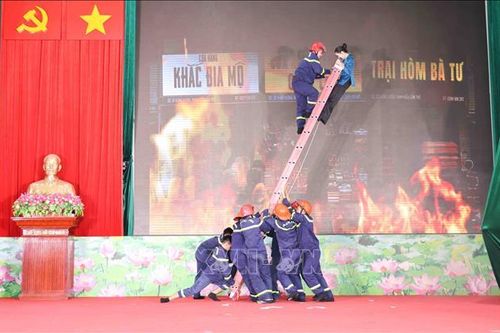 Chiến sĩ Công an tìm hiểu Nghị quyết Đại hội XIV bằng sân khấu hóa